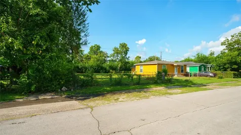 10410 Munn Street Houston TX 77029