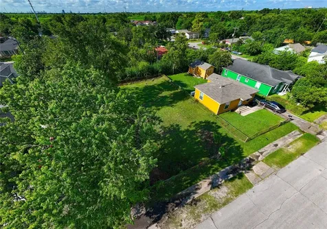 10410 Munn Street Houston TX 77029