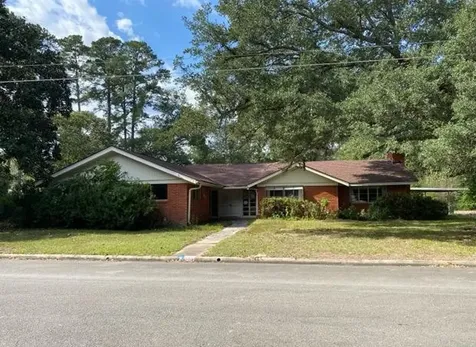 1002 S College Avenue Cleveland TX 77327