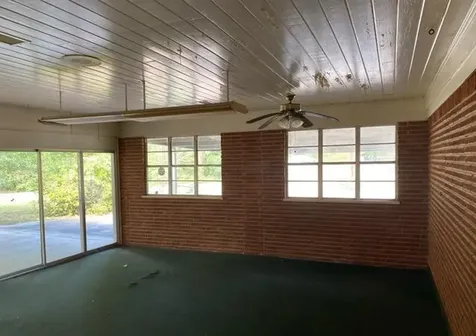 1002 S College Avenue Cleveland TX 77327