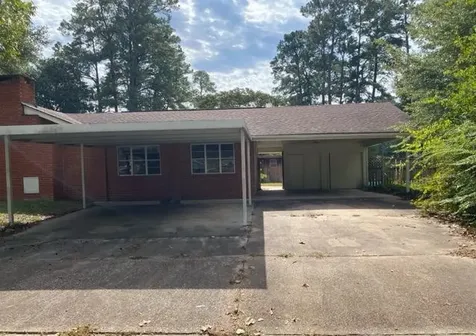 1002 S College Avenue Cleveland TX 77327