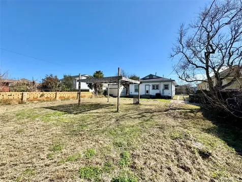 3714 Avenue S 1/2 Galveston TX 77550
