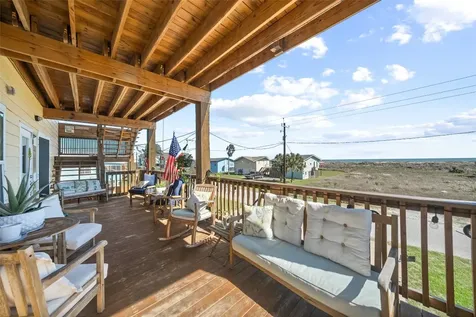 521 Beachfront Drive Matagorda TX 77457