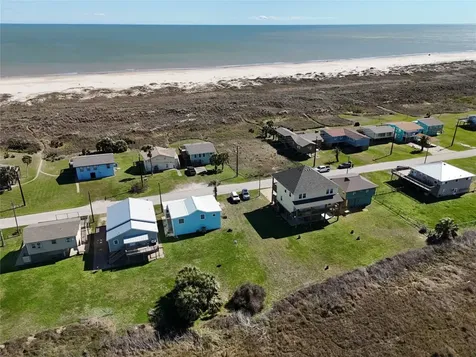 521 Beachfront Drive Matagorda TX 77457