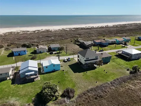 521 Beachfront Drive Matagorda TX 77457