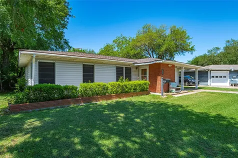 1216 15th Avenue N Texas City TX 77590