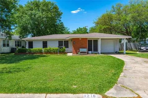 1216 15th Avenue N Texas City TX 77590