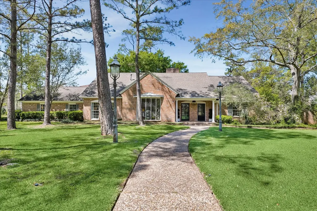 10926 Wickwild Street Hunters Creek Village TX 77024