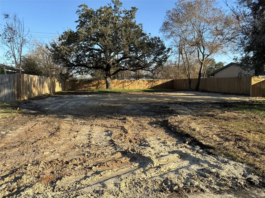 5839 Flamingo Drive Houston TX 77033