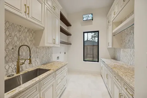 318 Knipp Road Houston TX 77024
