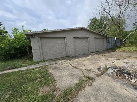 208 S 6th Street Highlands TX 77562