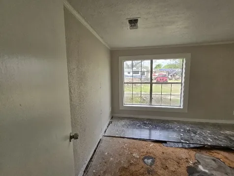208 S 6th Street Highlands TX 77562