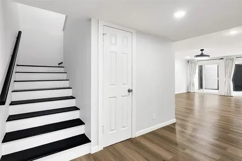 7 Briar Dale Court B Houston TX 77027