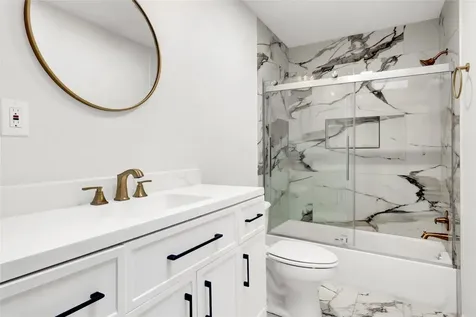 7 Briar Dale Court B Houston TX 77027