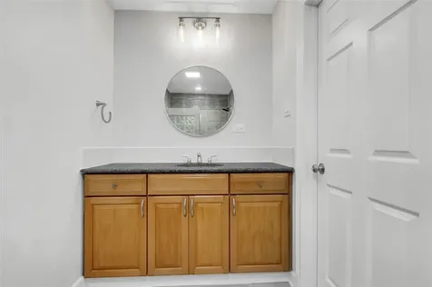 7 Briar Dale Court B Houston TX 77027