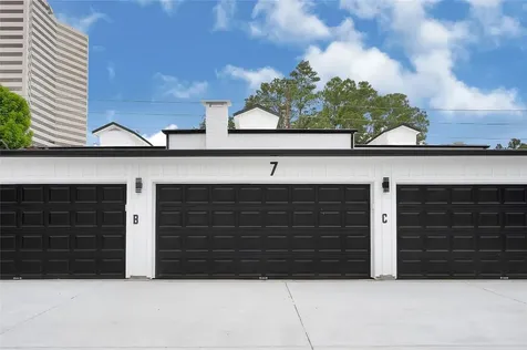 7 Briar Dale Court B Houston TX 77027
