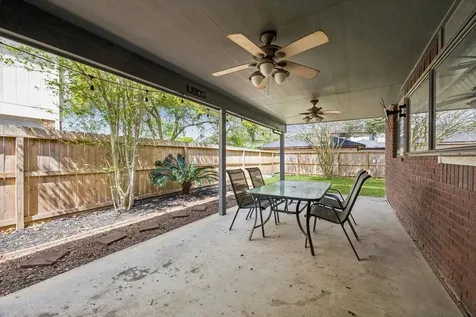 6915 Redwood Falls Drive Pasadena TX 77505