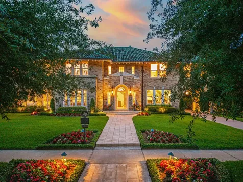 15 Courtlandt Place Houston TX 77006