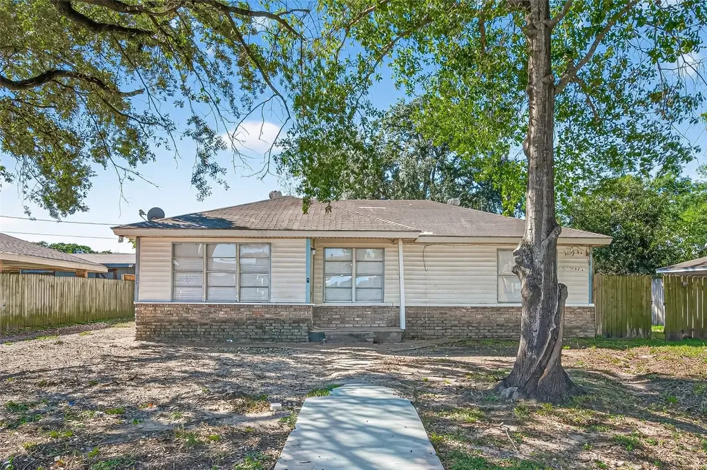 14205 Stoneshire Street Houston TX 77060