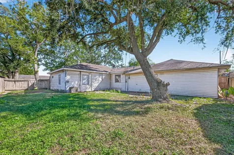 14205 Stoneshire Street Houston TX 77060