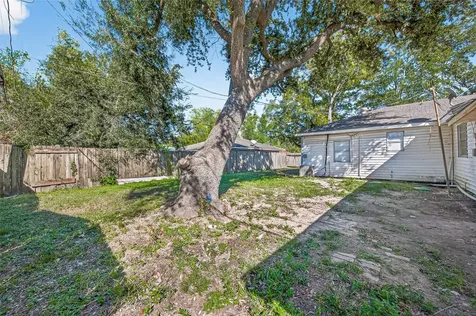 14205 Stoneshire Street Houston TX 77060