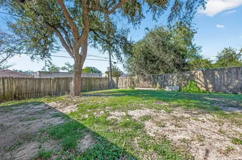 14205 Stoneshire Street Houston TX 77060