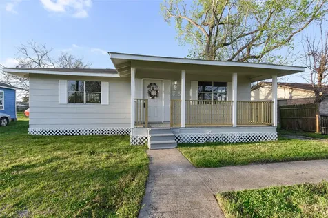 986 Dewalt Street Houston TX 77088