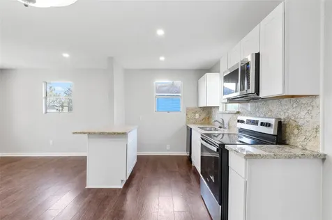986 Dewalt Street Houston TX 77088