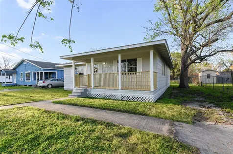 986 Dewalt Street Houston TX 77088