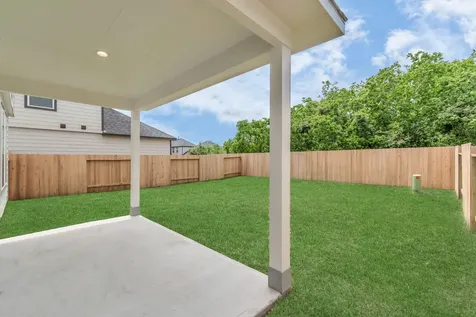 18538 Athena Flower Drive Fresno TX 77545