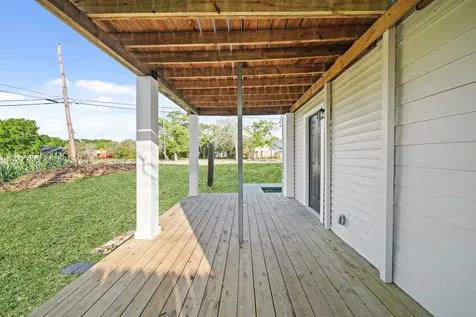 702 S Nugent Street La Porte TX 77571