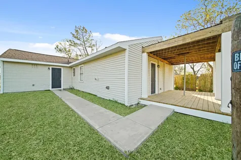 702 S Nugent Street La Porte TX 77571