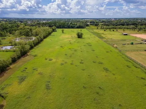 2126 County Road 367 Alvin TX 77511