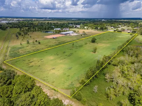 2126 County Road 367 Alvin TX 77511