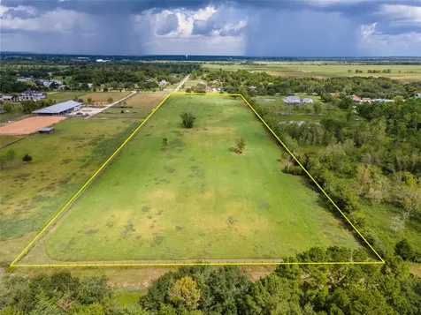2126 County Road 367 Alvin TX 77511