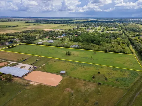 2126 County Road 367 Alvin TX 77511