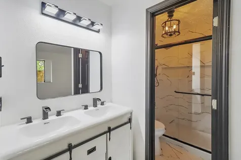 30 Crestbriar Court Baytown TX 77521