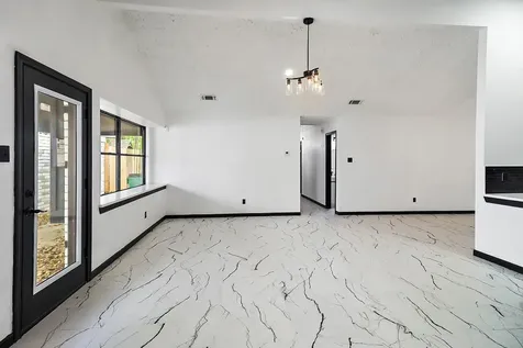 30 Crestbriar Court Baytown TX 77521