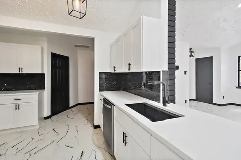 30 Crestbriar Court Baytown TX 77521