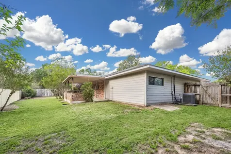 103 Bluebonnet Drive Bellville TX 77418