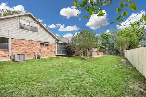 103 Bluebonnet Drive Bellville TX 77418