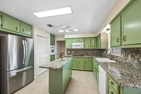 103 Bluebonnet Drive Bellville TX 77418