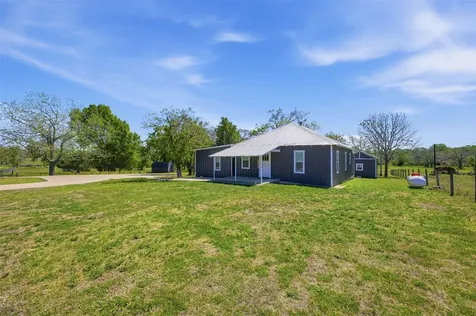 1903 Tigerpoint Road Brenham TX 77833