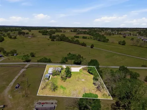 1903 Tigerpoint Road Brenham TX 77833