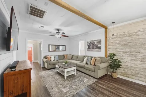 1903 Tigerpoint Road Brenham TX 77833