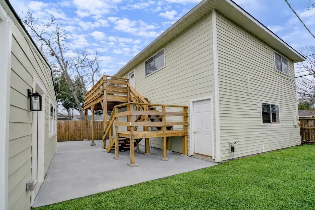 6603 1/2 Narcissus Street Houston TX 77087