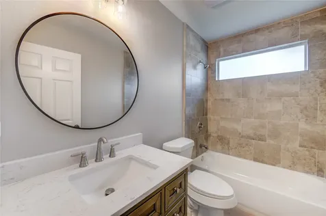 6603 1/2 Narcissus Street Houston TX 77087