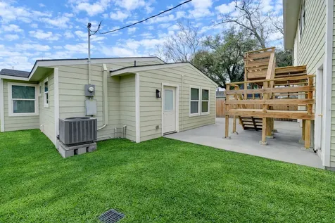 6603 1/2 Narcissus Street Houston TX 77087