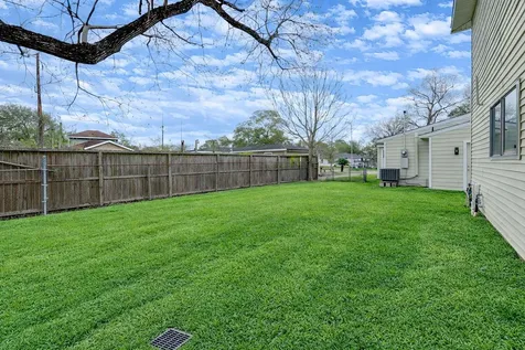 6603 1/2 Narcissus Street Houston TX 77087