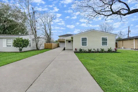 6603 1/2 Narcissus Street Houston TX 77087